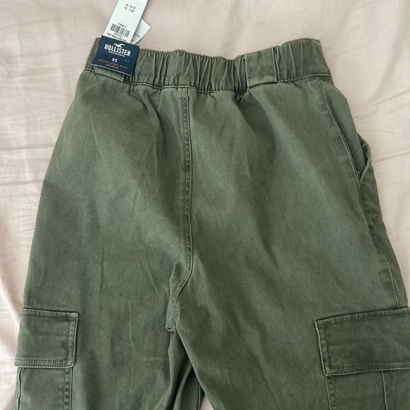 Hollister Olive Green Cargo Pants - Picture 4 of 7
